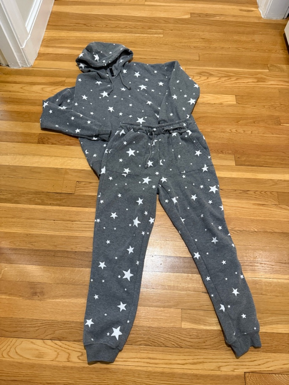 Savvi Shine Hoodie Star Print Gray Pullover | Plush Lined | Size L | EUC - Picture 11 of 13